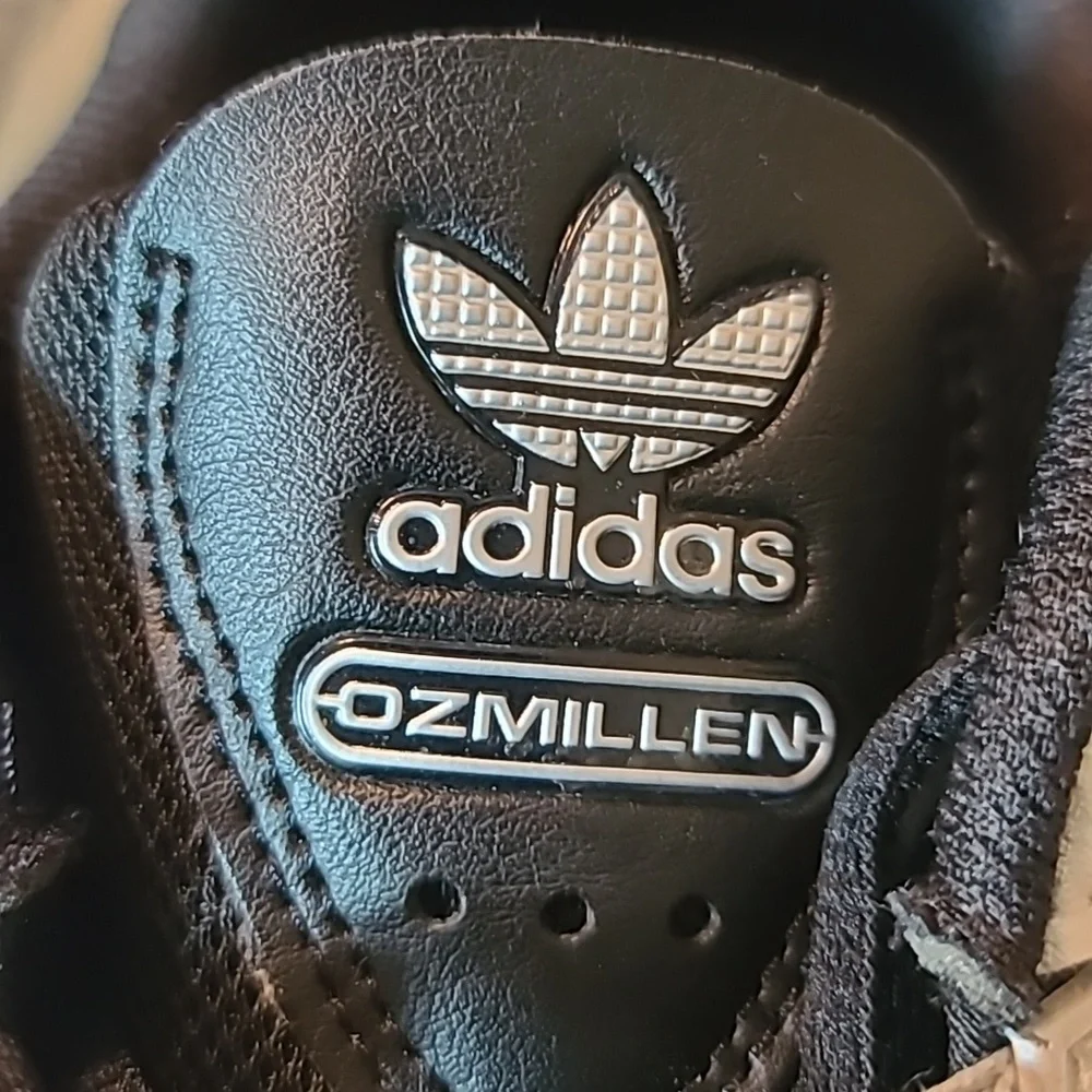 adidas - Ozmillen "RAIDERS' Sz. 9.5 - Picture 5 of 12
